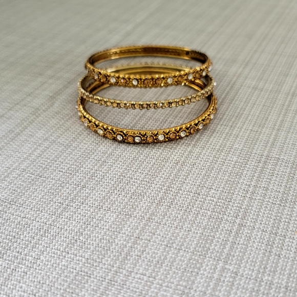 Gold Bangle Set Trio - Picture 3 of 5